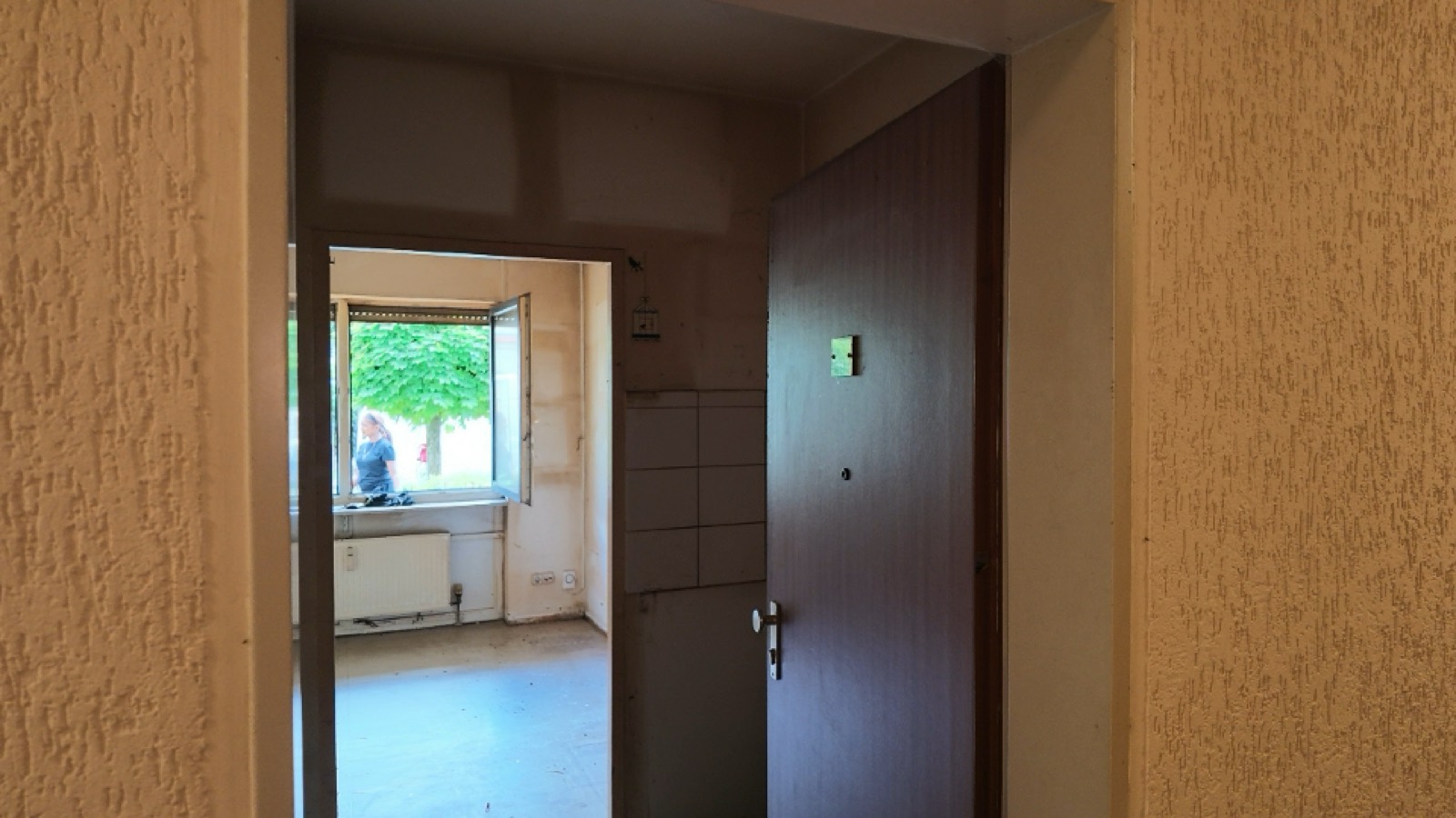 Leergeräumte Wohnung nach der Entrümpelung, besenrein übergeben
